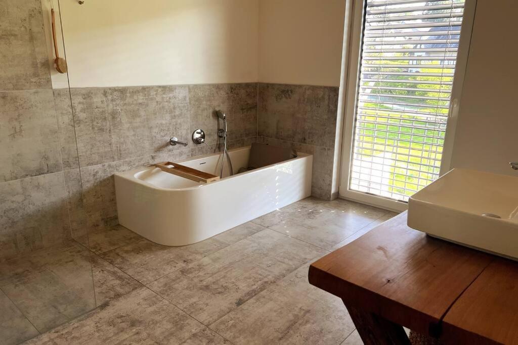 Forest Retreat- Serene 160M2 With Forest Views Wermelskirchen Exterior photo